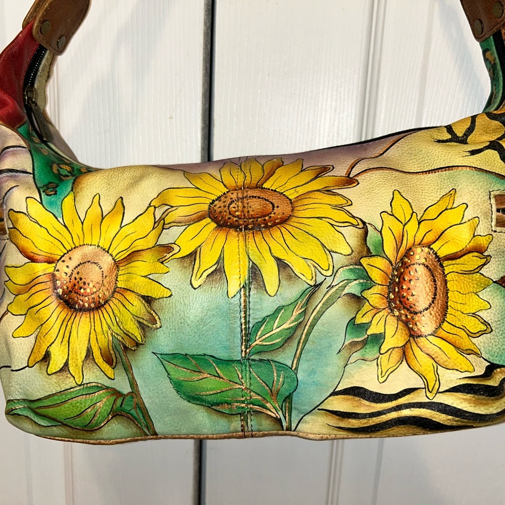 Anushka shoulder bag